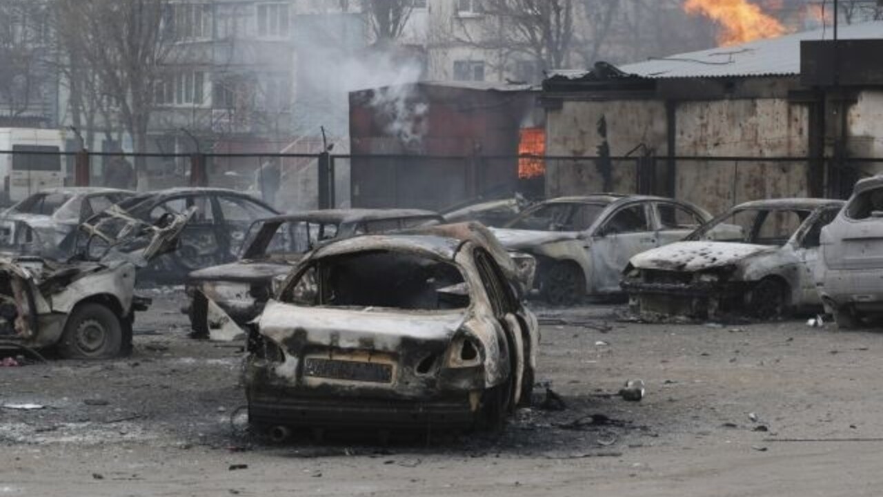 Ukrajina Mariupol auto požiar (SITA/AP)